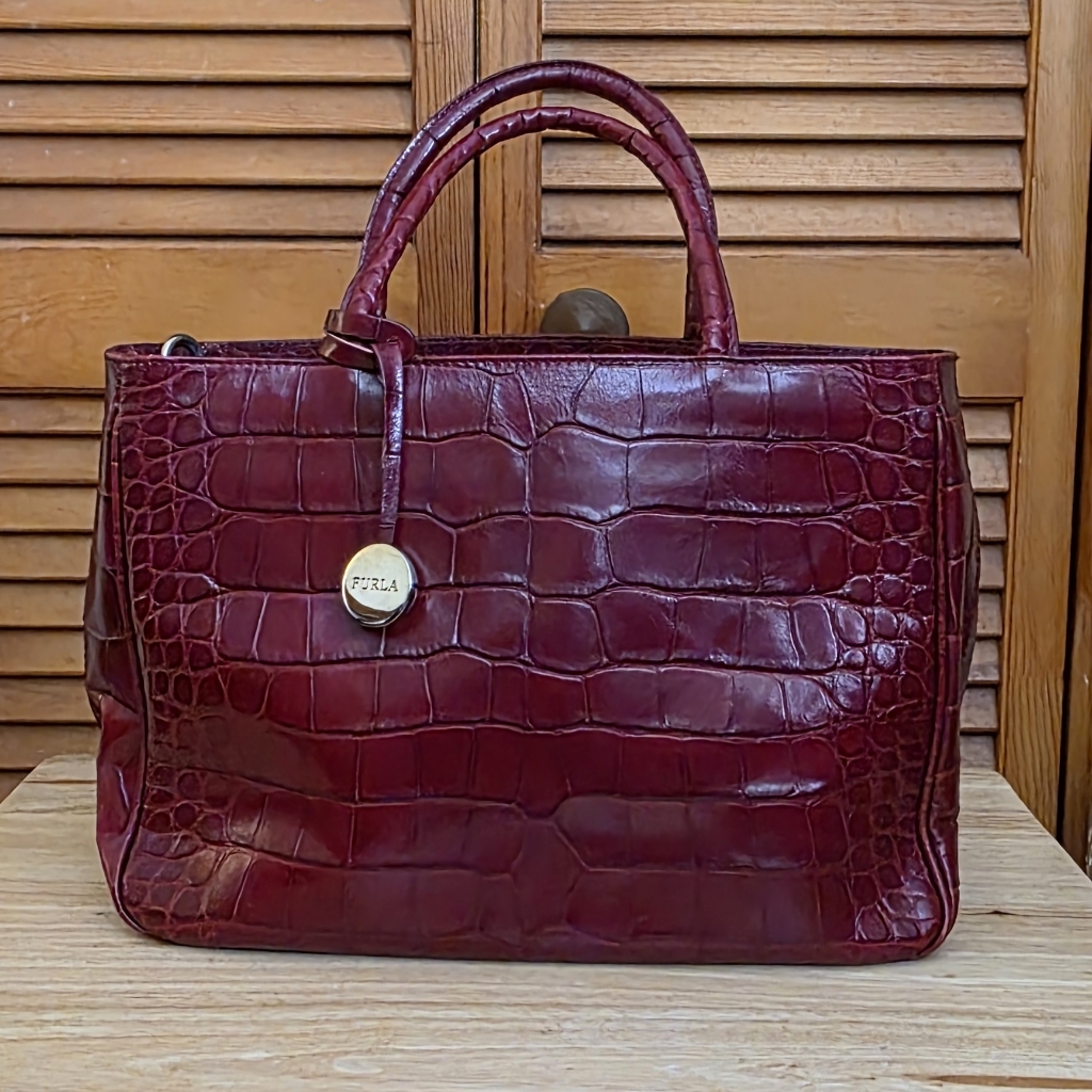 Euc Furla Burgundy Croc-Embossed Italian Leather Tote/Crossbody Bag